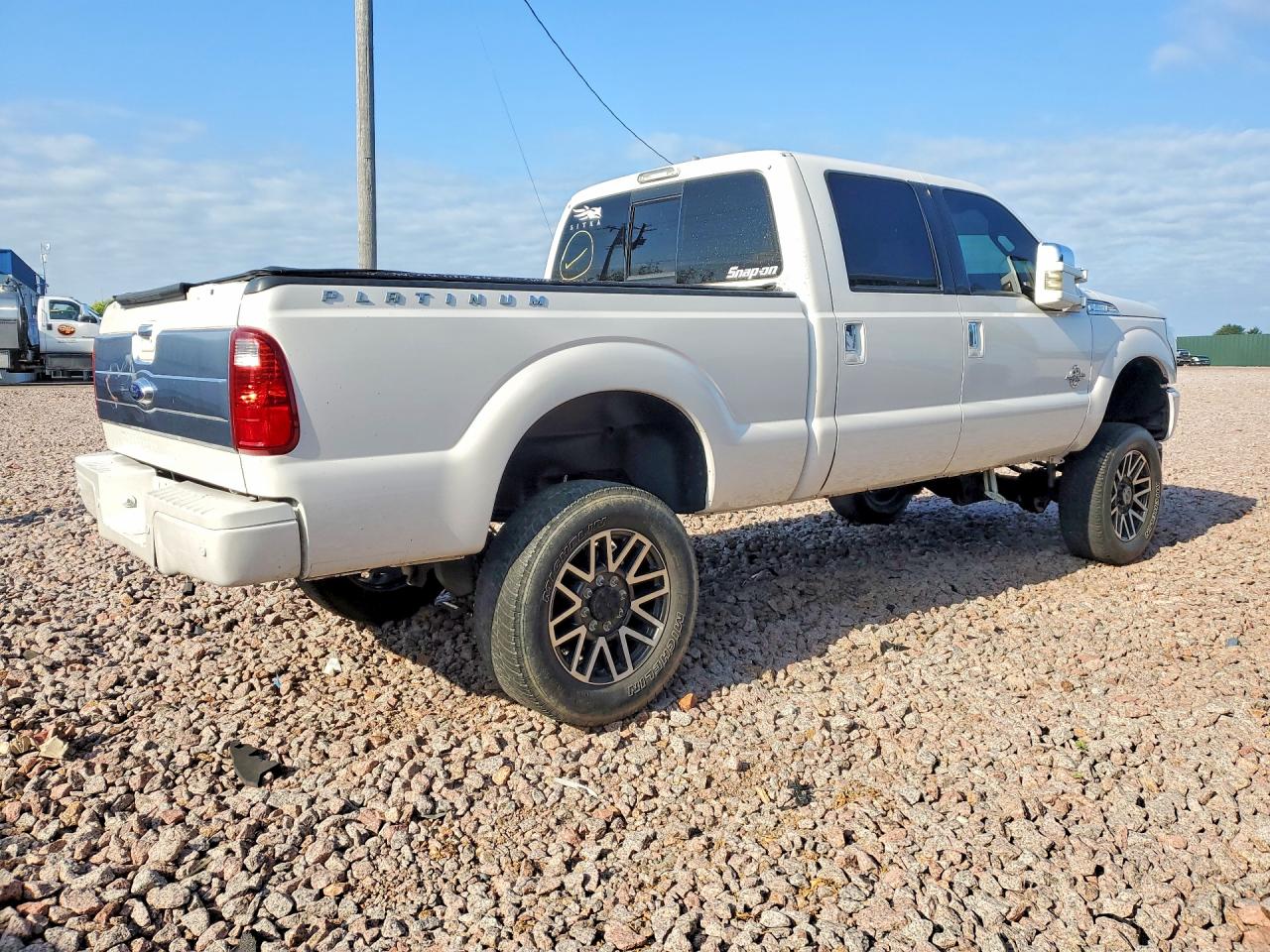2015 Ford F250 Super Duty White vin: 1FT7W2BT6FEA94185