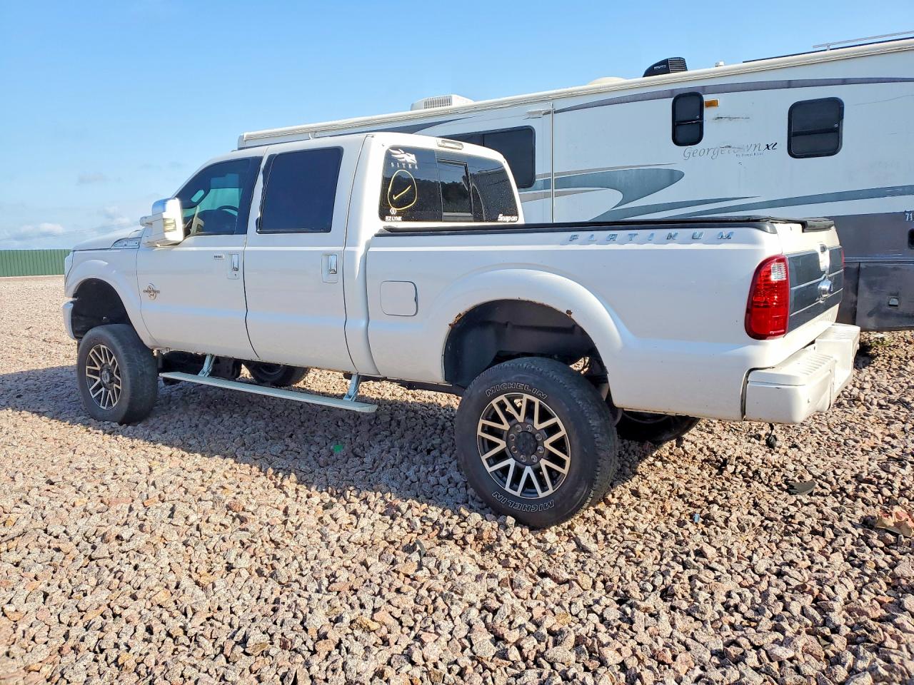 2015 Ford F250 Super Duty White vin: 1FT7W2BT6FEA94185