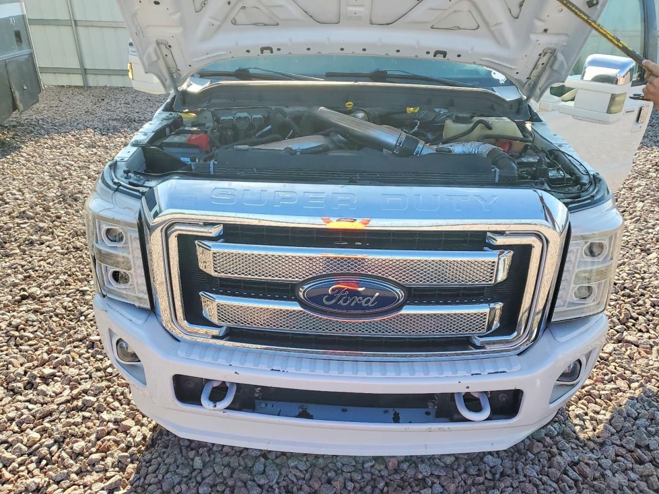 2015 Ford F250 Super Duty White vin: 1FT7W2BT6FEA94185