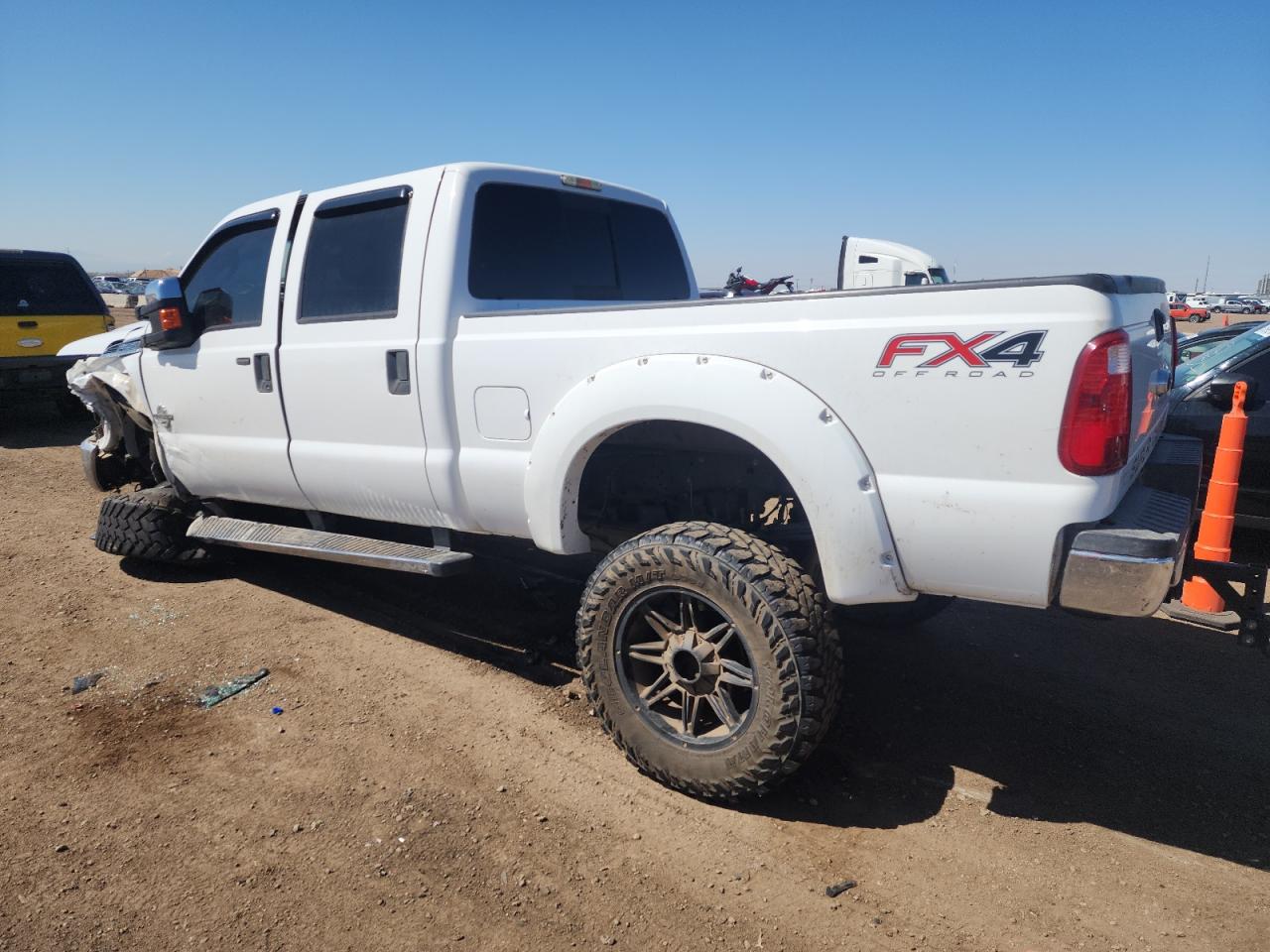2015 Ford F250 Super Duty Белый vin: 1FT7W2BT6FED69926