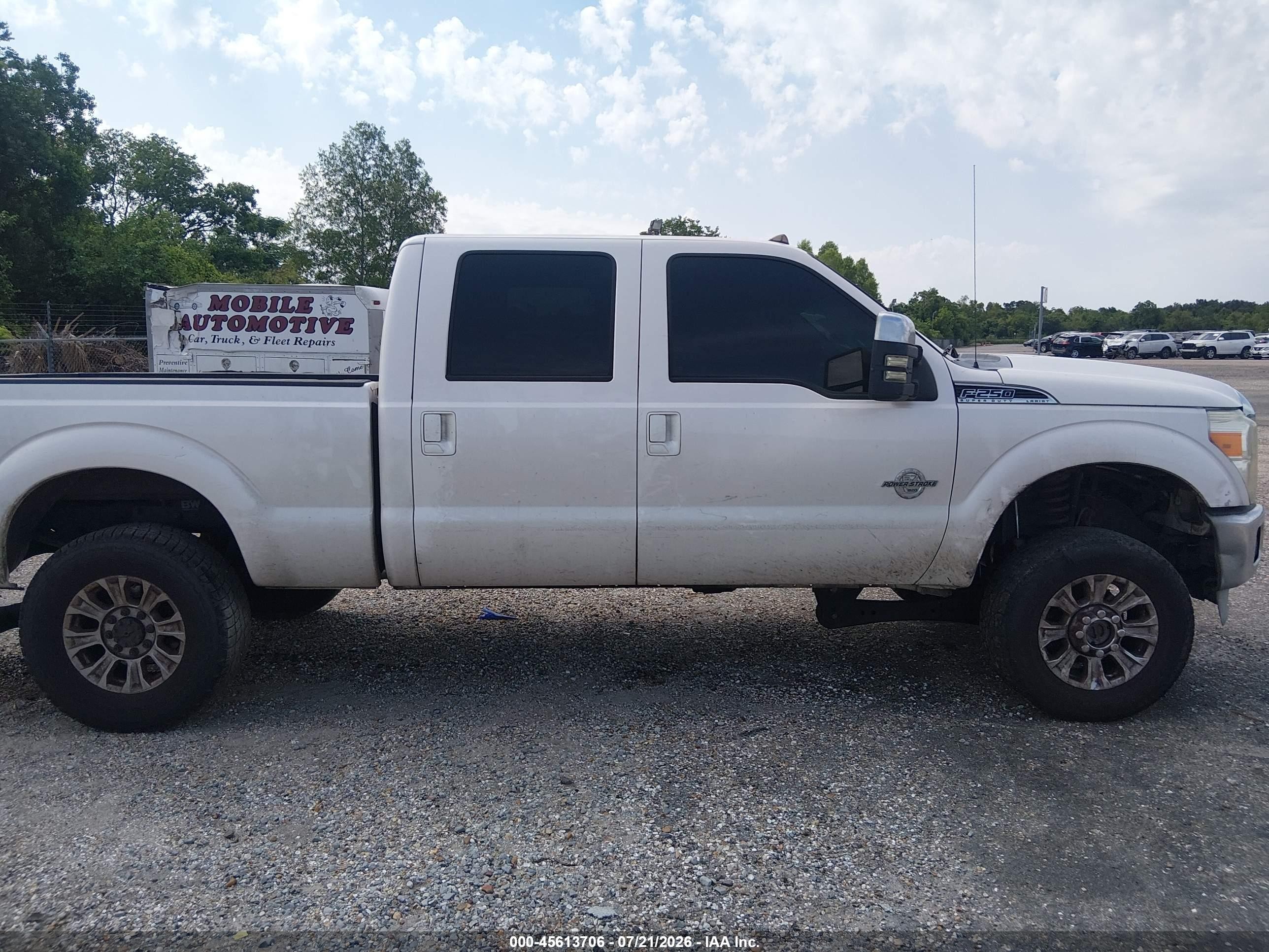2011 Ford Super Duty F-250 Srw Lariat White vin: 1FT7W2BT7BEC23657