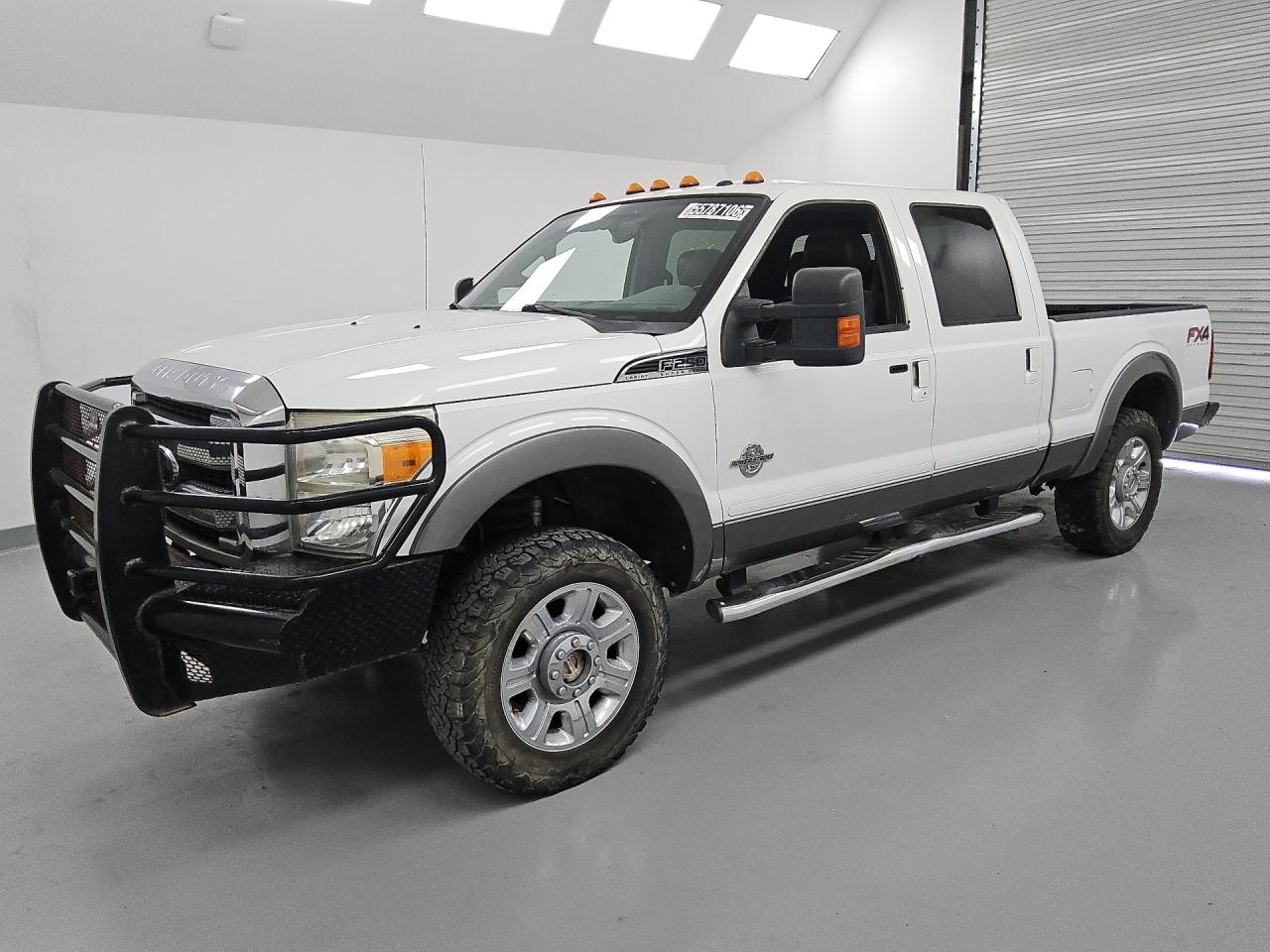 2012 Ford F250 Super Duty White vin: 1FT7W2BT7CEC18105 Damage: Left Running Board, Bent, > 12 Inches