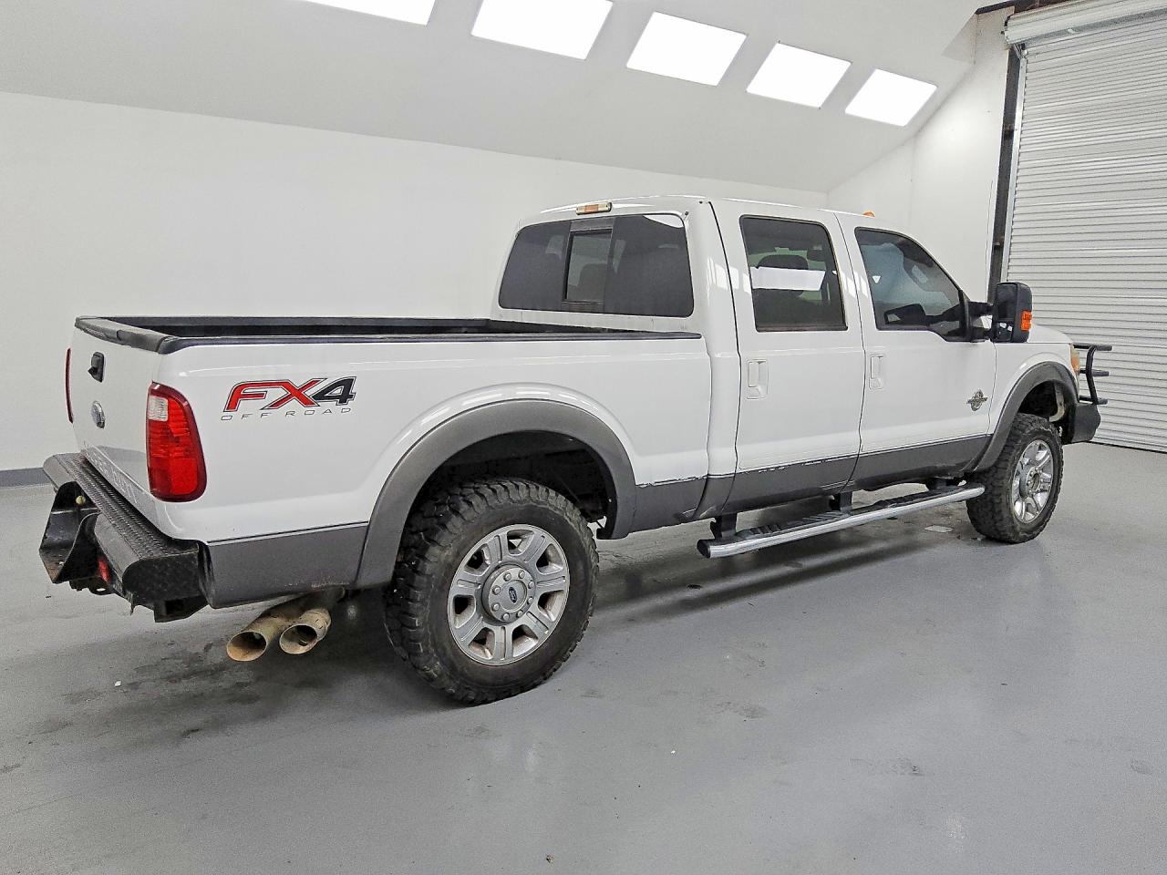 2012 Ford F250 Super Duty White vin: 1FT7W2BT7CEC18105
