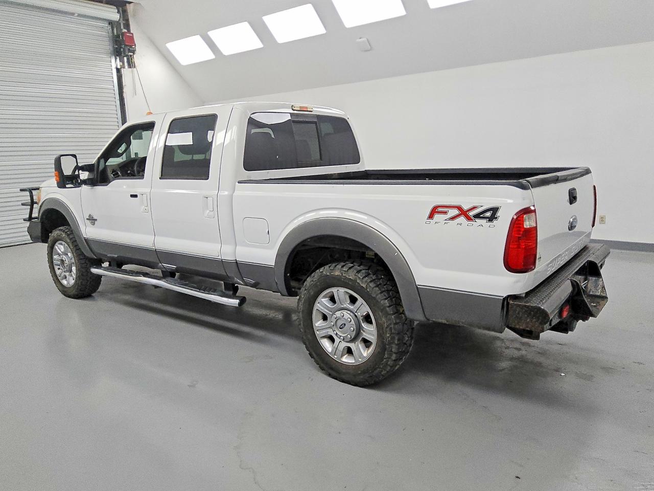 2012 Ford F250 Super Duty White vin: 1FT7W2BT7CEC18105