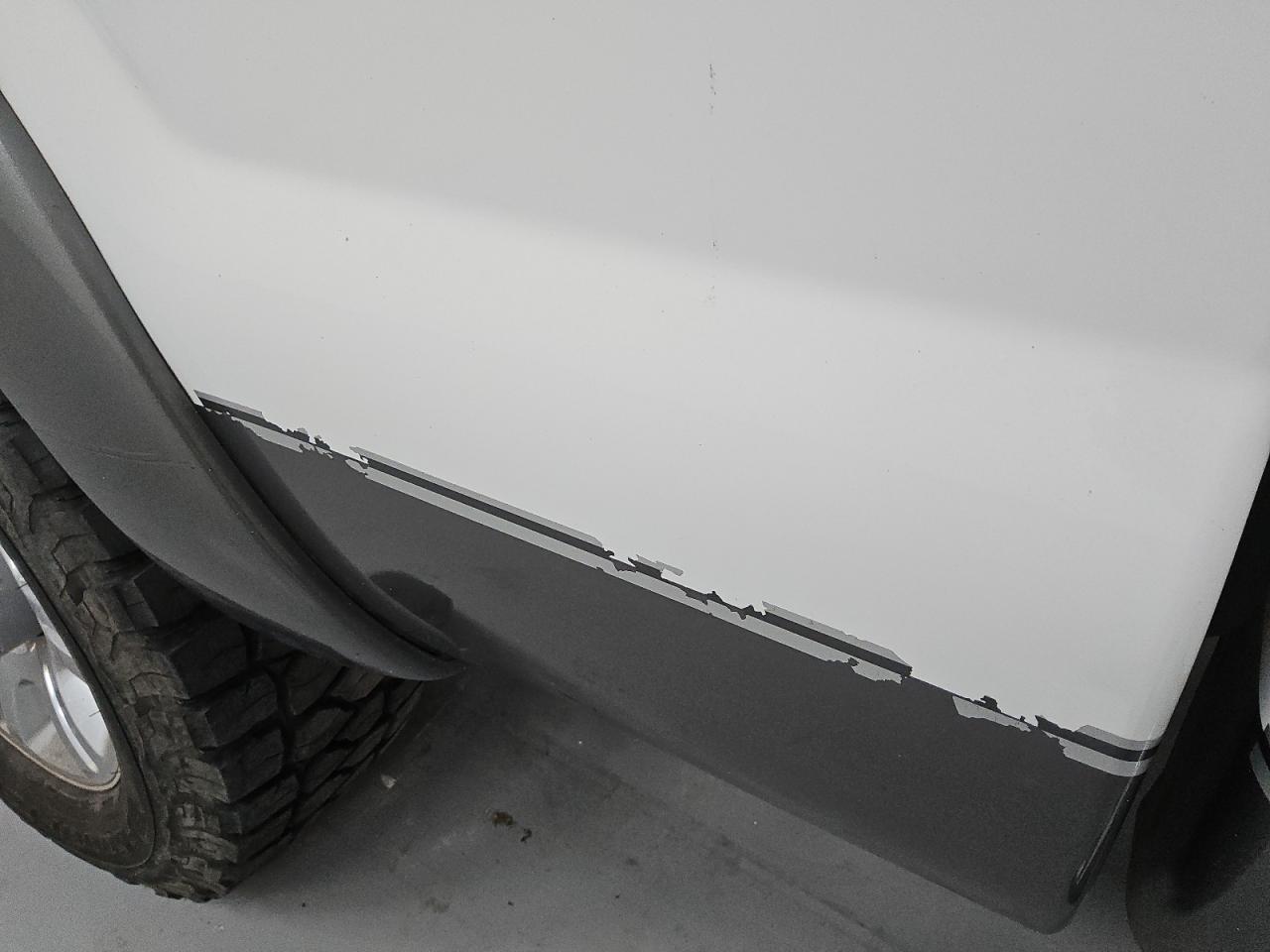 2012 Ford F250 Super Duty White vin: 1FT7W2BT7CEC18105 Damage: Right Bed Side, Heavy Scratch, 9 To 10 Inches