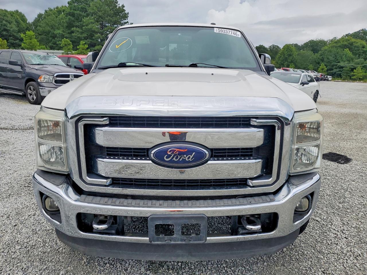 2013 Ford F250 Super Duty White vin: 1FT7W2BT7DEB07359