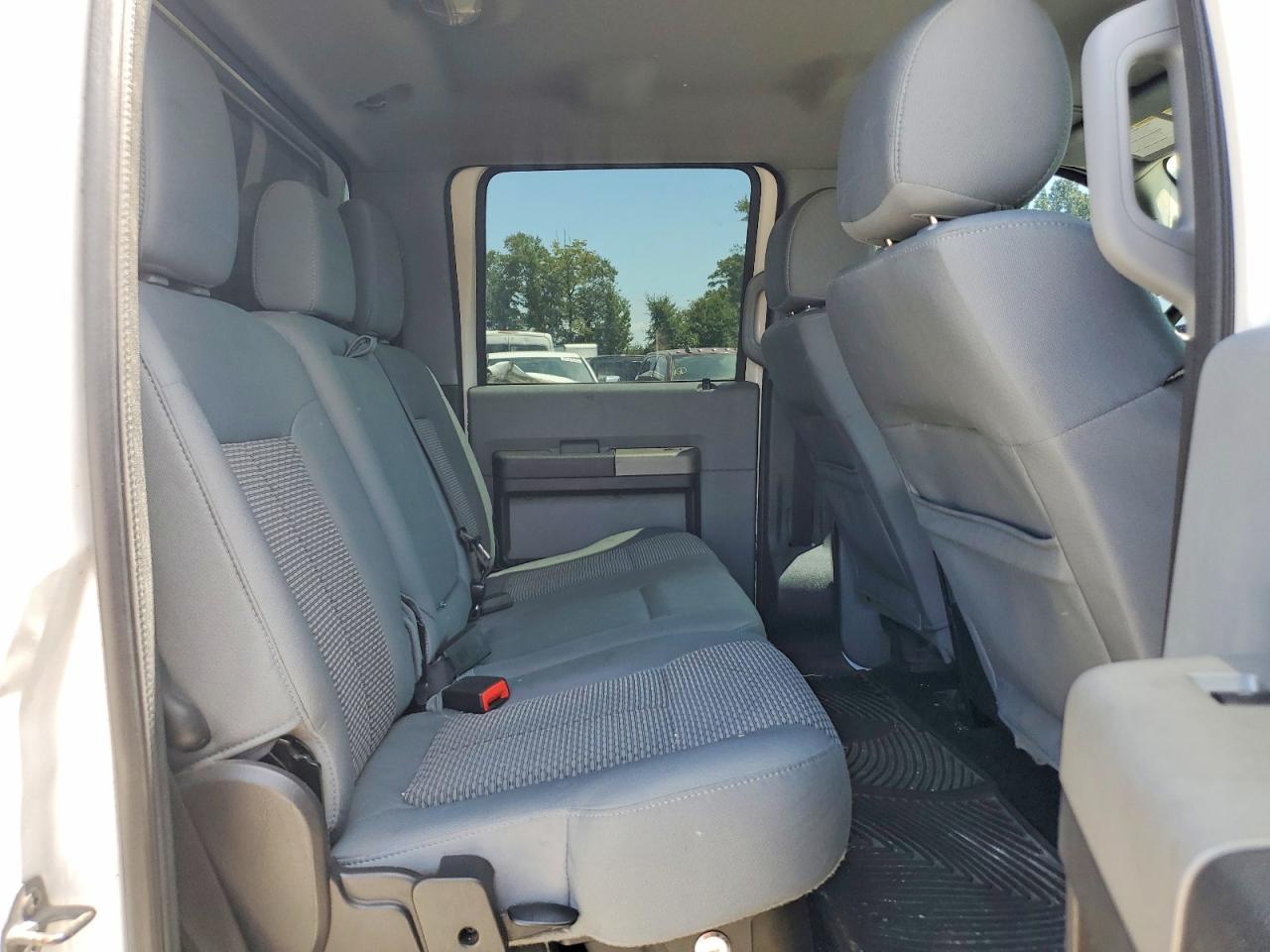 2013 Ford F250 White vin: 1FT7W2BT7DEB16742