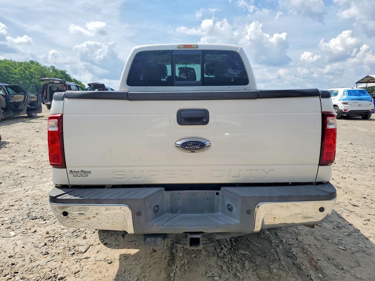 2015 Ford F250 Super Duty White vin: 1FT7W2BT7FEB49890