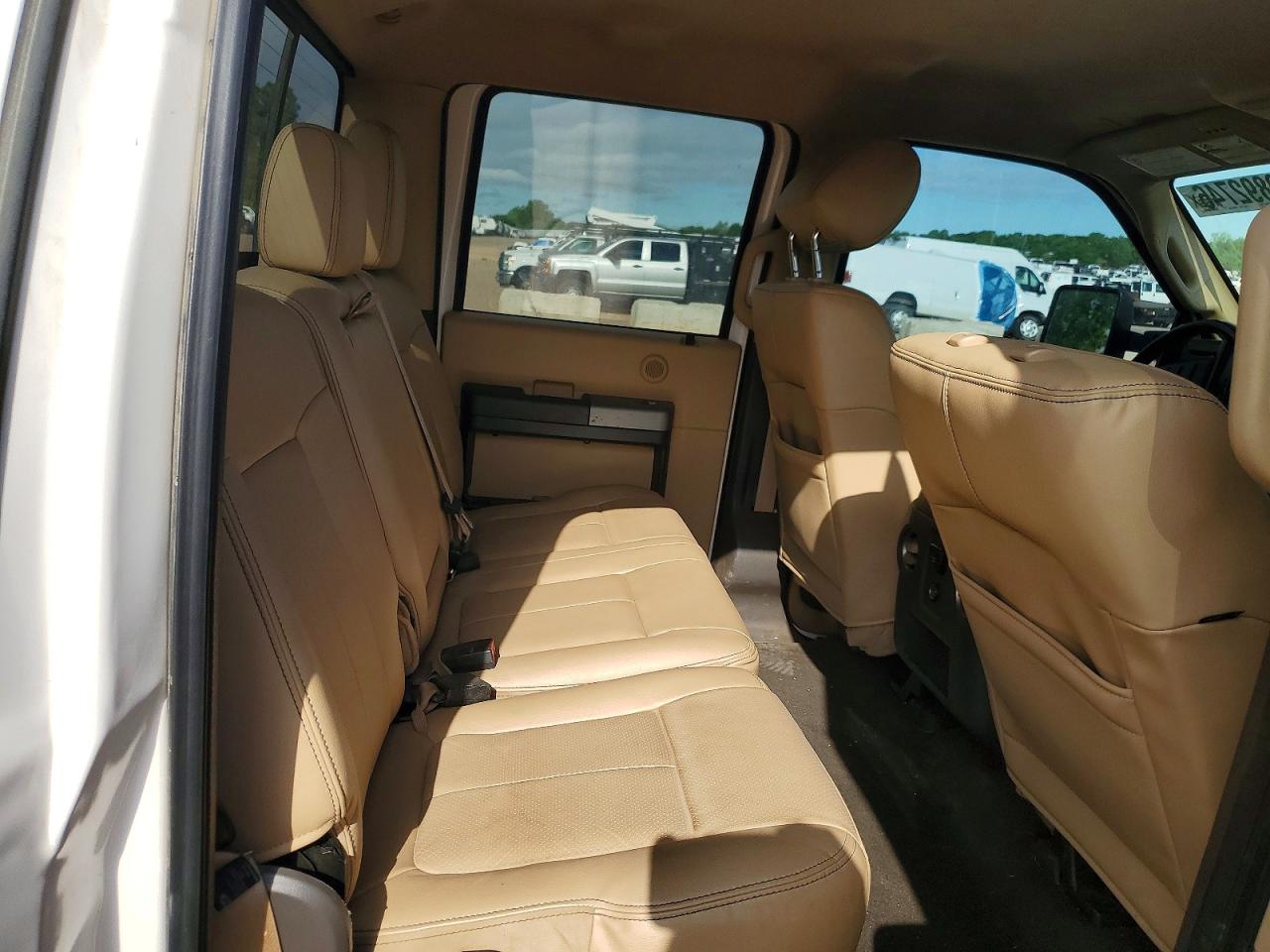 2015 Ford F250 Super Duty White vin: 1FT7W2BT7FEB51963