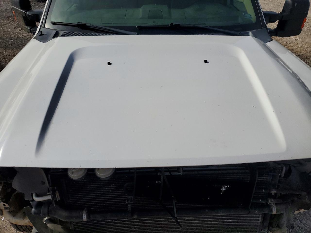 2015 Ford F250 Super Duty White vin: 1FT7W2BT7FEB51963