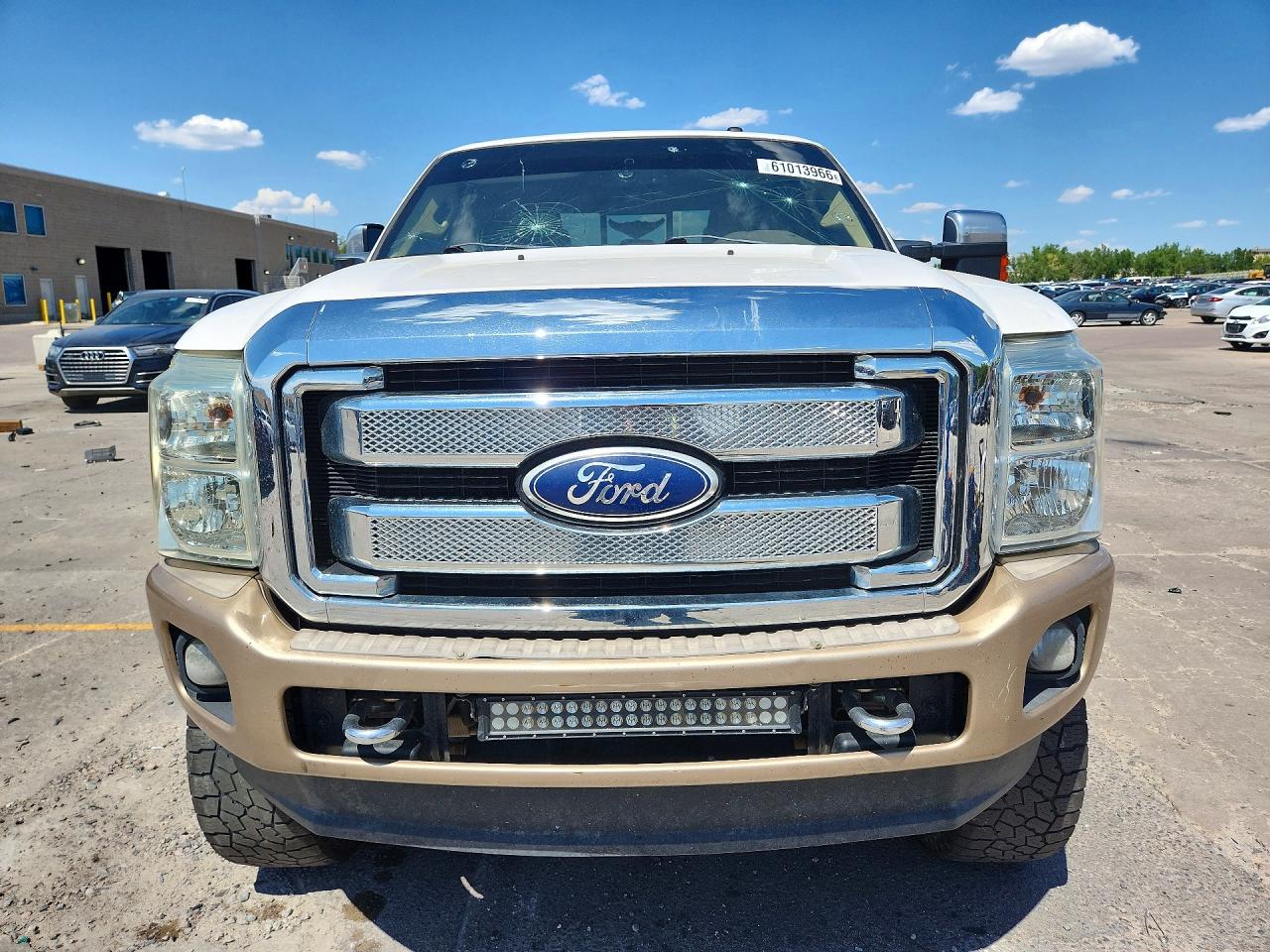 2011 Ford F250 Super Duty White vin: 1FT7W2BT8BEA15030