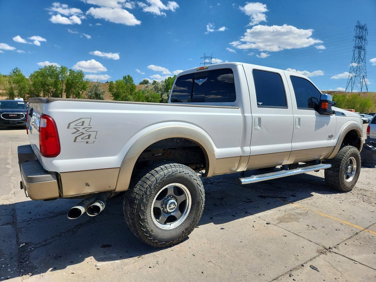 2011 Ford F250 Super Duty White vin: 1FT7W2BT8BEA15030