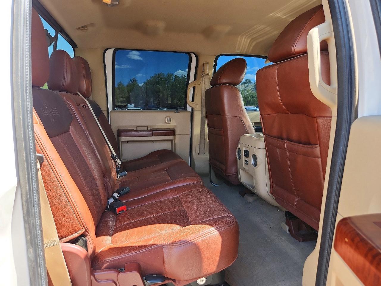 2011 Ford F250 Super Duty White vin: 1FT7W2BT8BEA15030