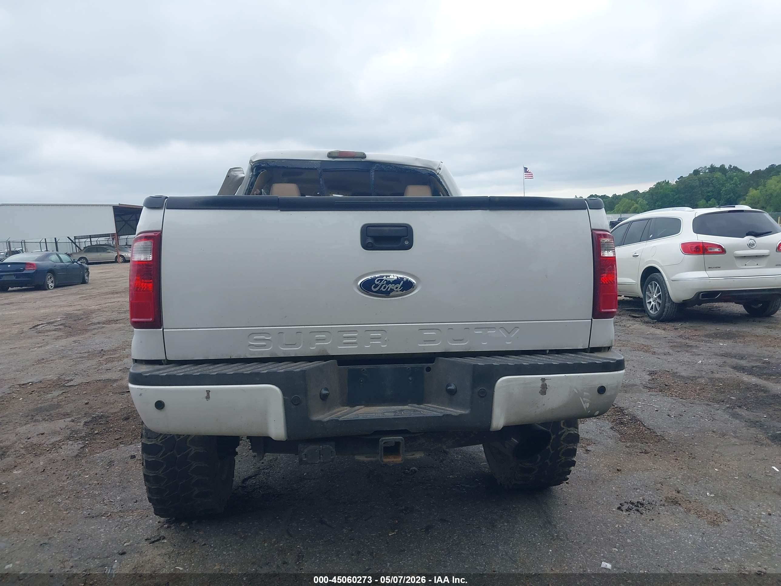 2011 Ford F-250 Lariat White vin: 1FT7W2BT8BED09530
