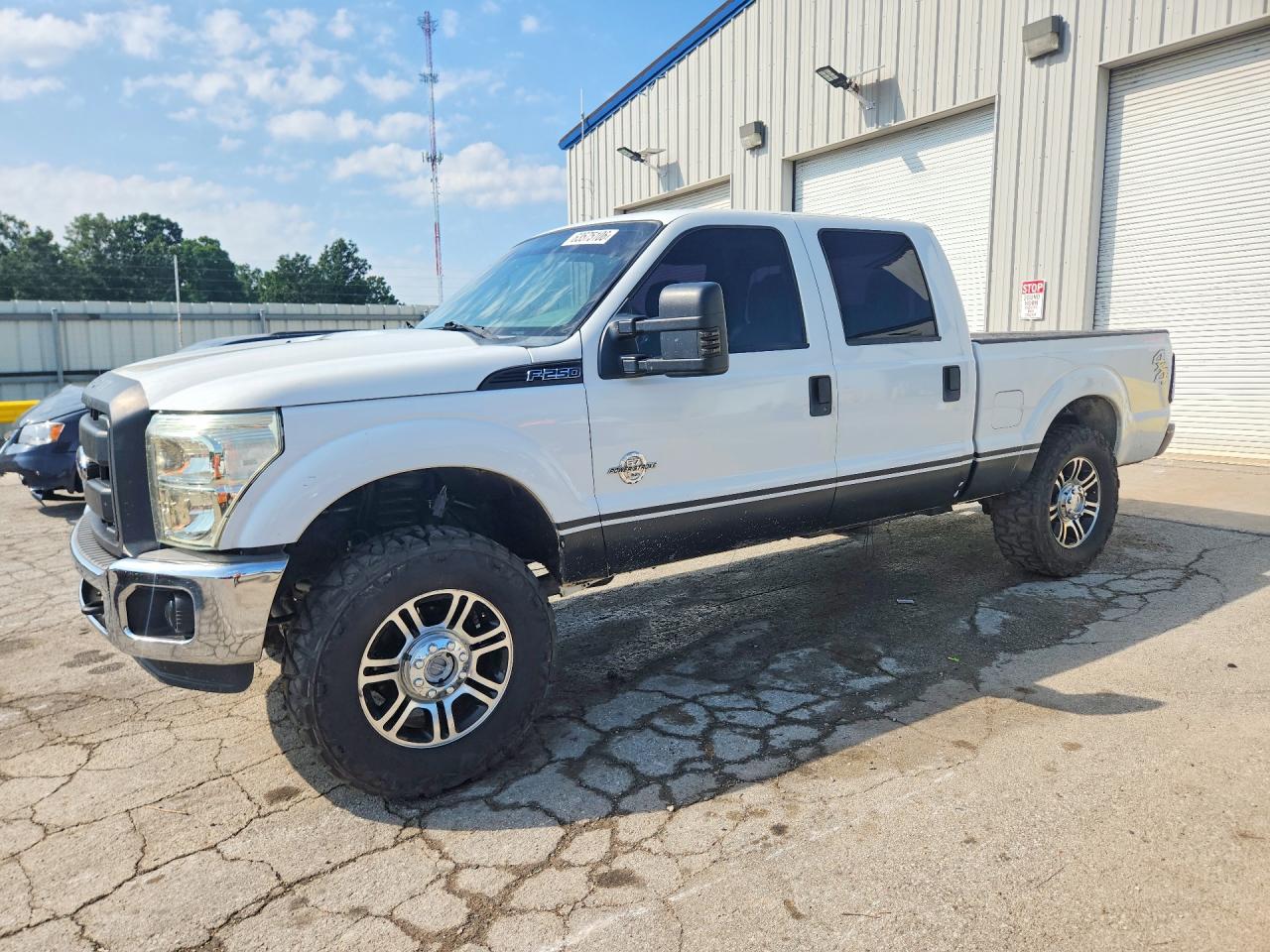 2013 Ford F250 Super Duty White vin: 1FT7W2BT8DEA17072