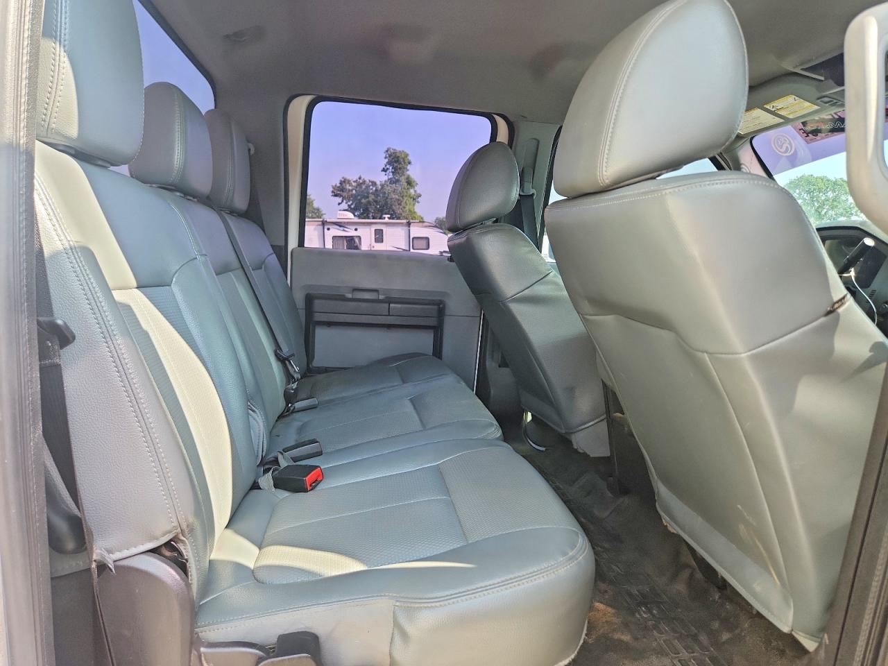 2013 Ford F250 Super Duty White vin: 1FT7W2BT8DEA17072