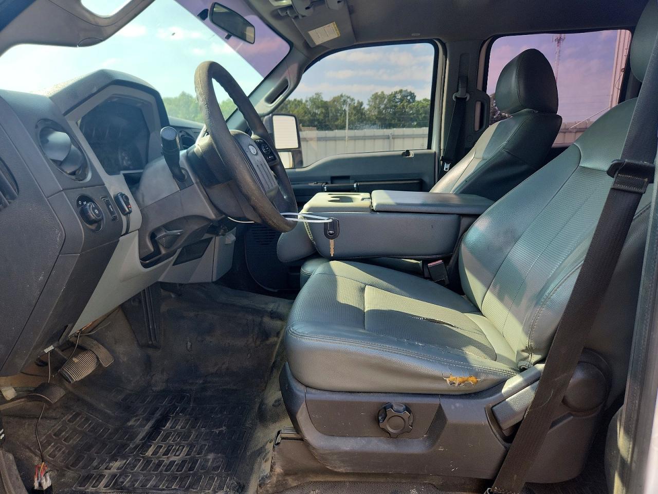 2013 Ford F250 Super Duty White vin: 1FT7W2BT8DEA17072
