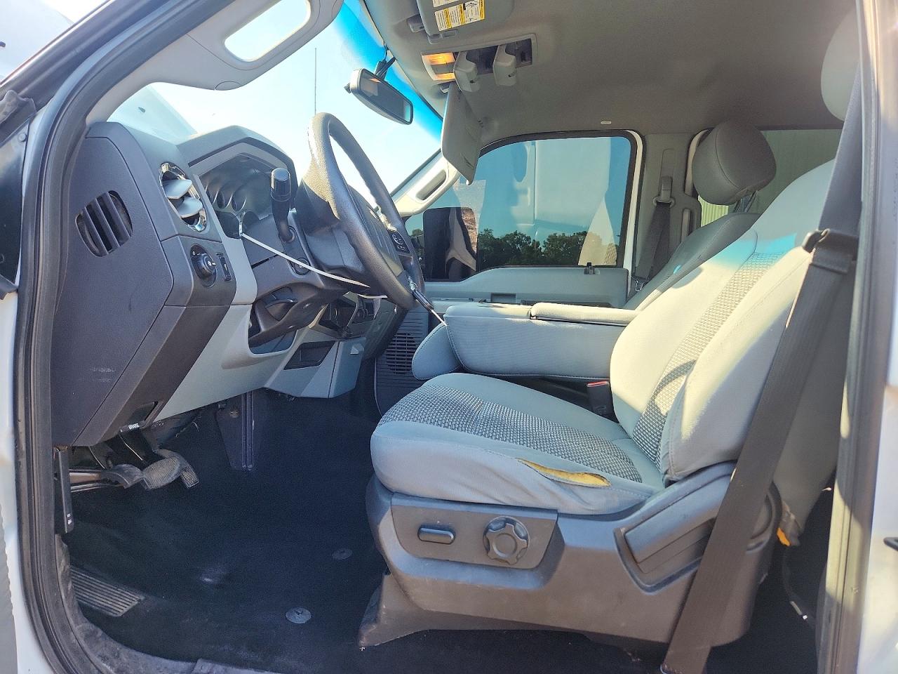 2014 Ford F250 Super Duty White vin: 1FT7W2BT8EEA96759