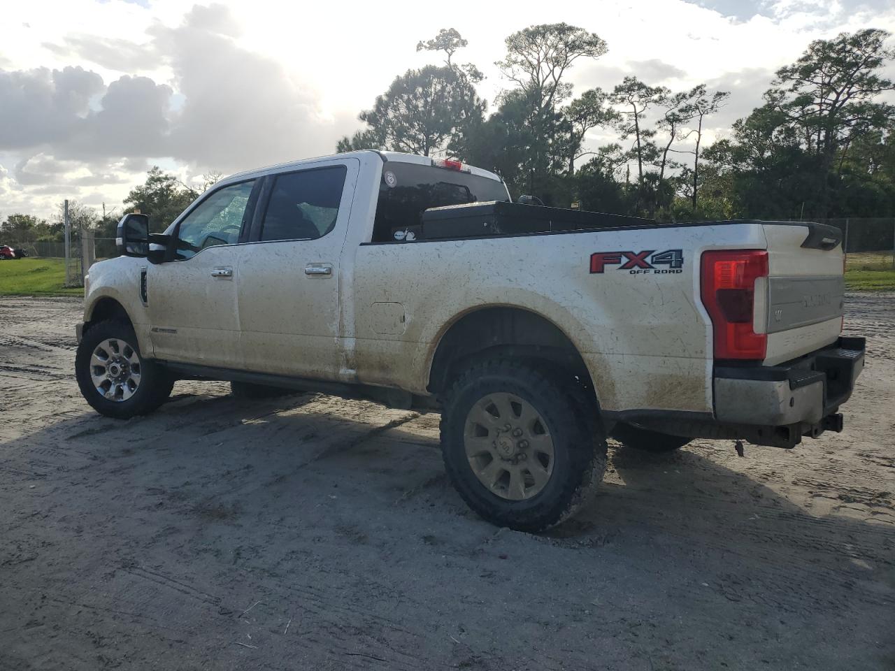 2019 Ford F250 Super Duty White vin: 1FT7W2BT8KEF93807