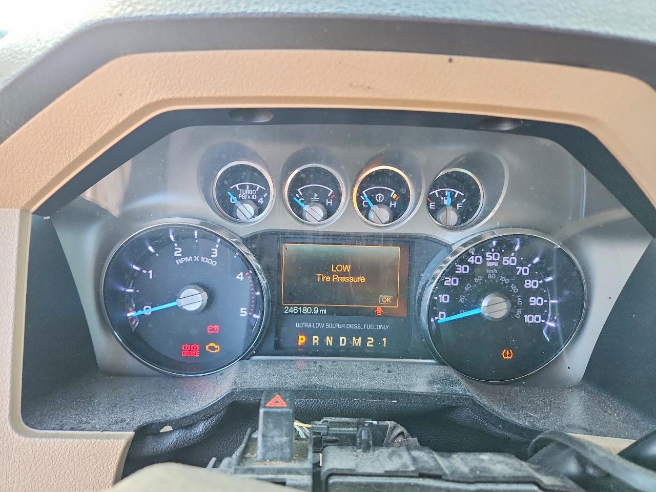 2011 Ford F250 Super Duty Бордовый vin: 1FT7W2BT9BEA22715