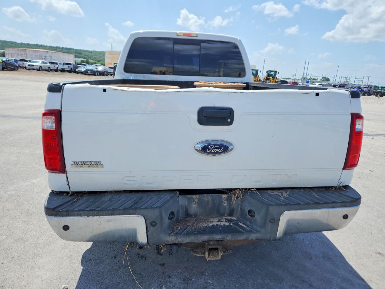 2015 Ford F250 Super Duty White vin: 1FT7W2BT9FEB93700