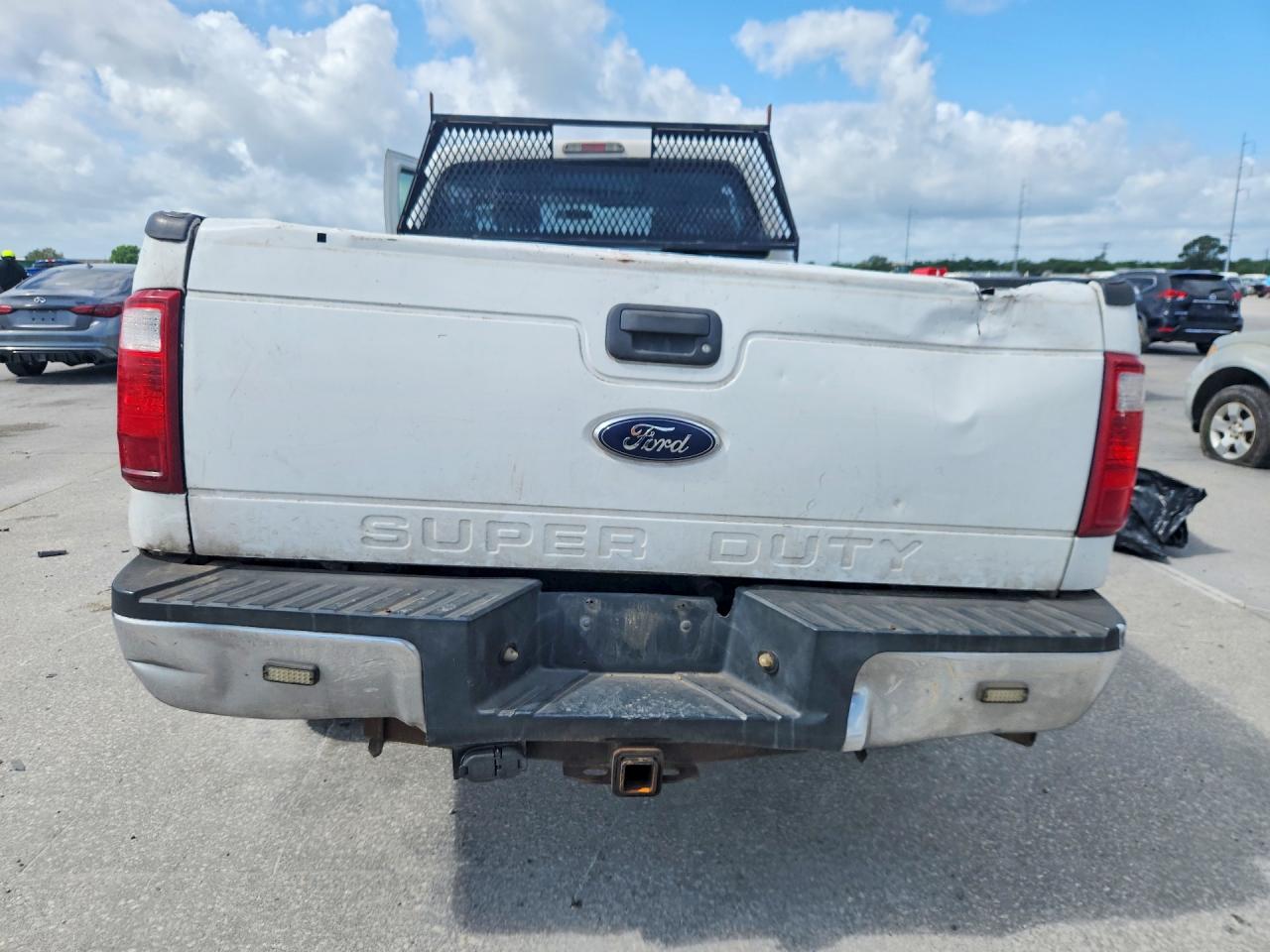 2015 Ford F250 Super Duty White vin: 1FT7W2BT9FEC25514