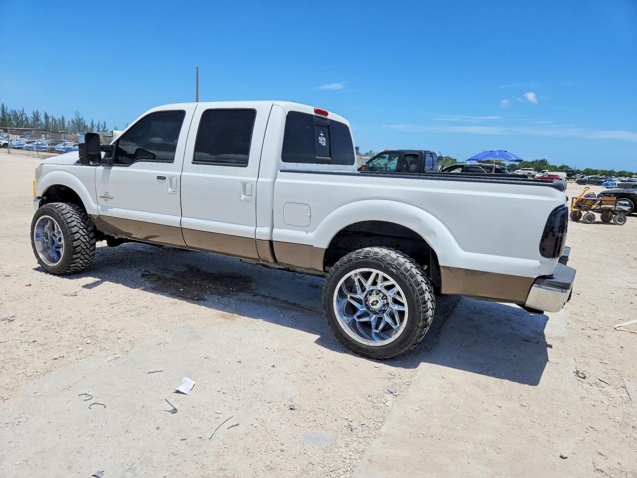 2015 Ford F250 Super Duty Белый vin: 1FT7W2BT9FED53476