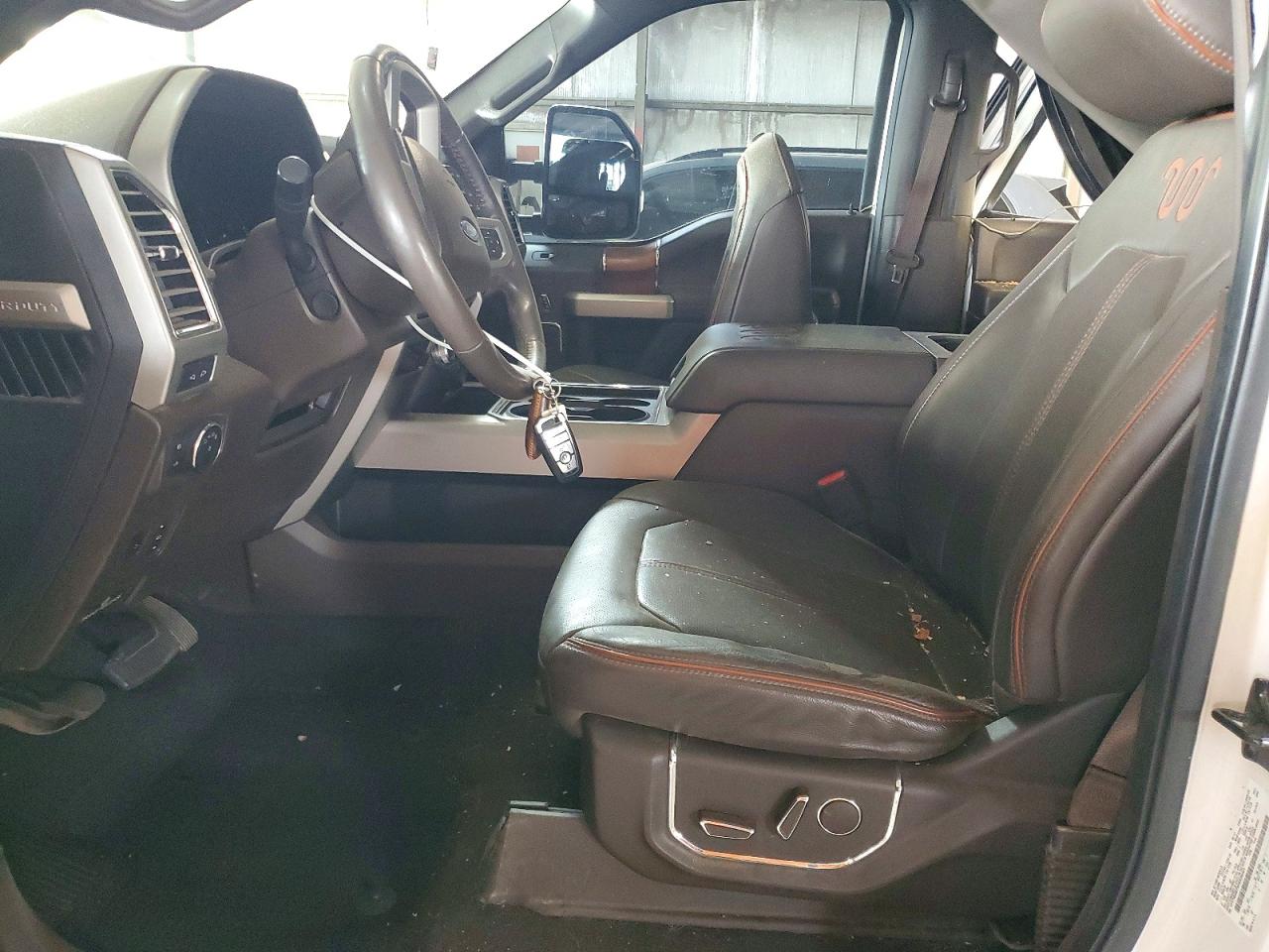 2017 Ford F250 Super Duty White vin: 1FT7W2BT9HEE96401