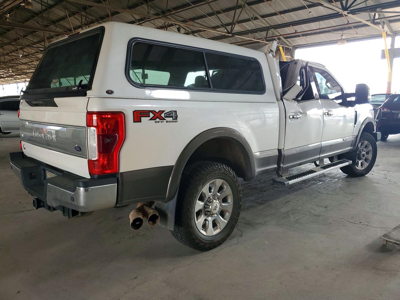 2017 Ford F250 Super Duty White vin: 1FT7W2BT9HEE96401