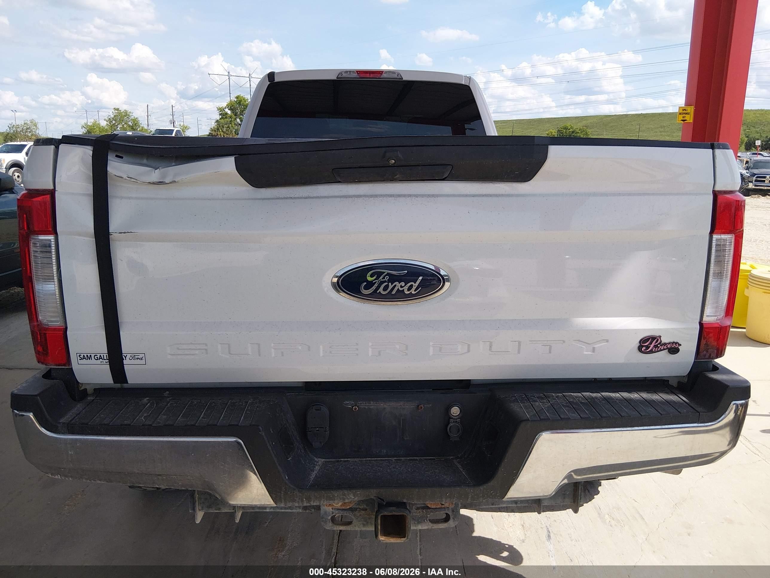 2017 Ford F-250 Xlt Белый vin: 1FT7W2BT9HEF18848