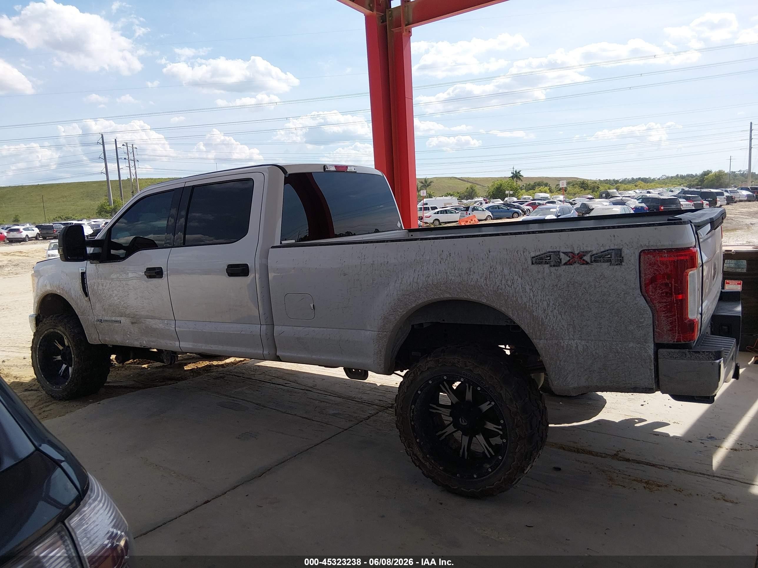 2017 Ford F-250 Xlt Белый vin: 1FT7W2BT9HEF18848