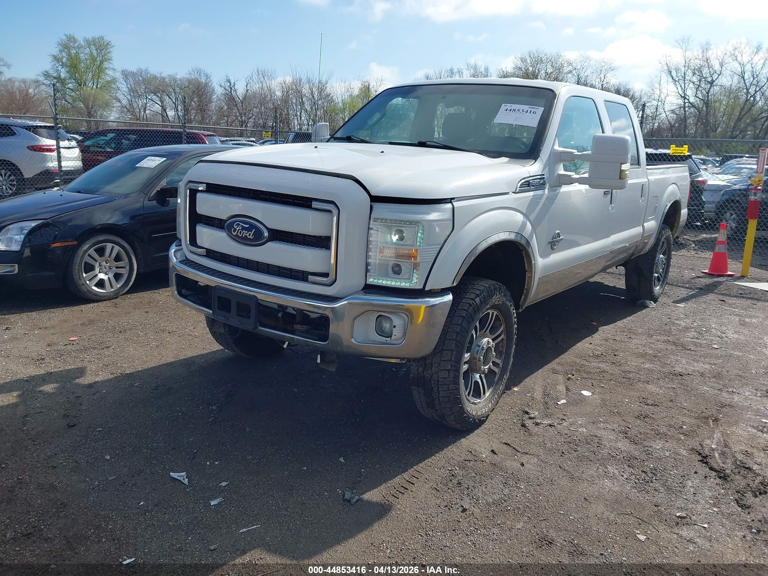 2011 Ford F-250 Xlt Белый vin: 1FT7W2BTXBEB80514