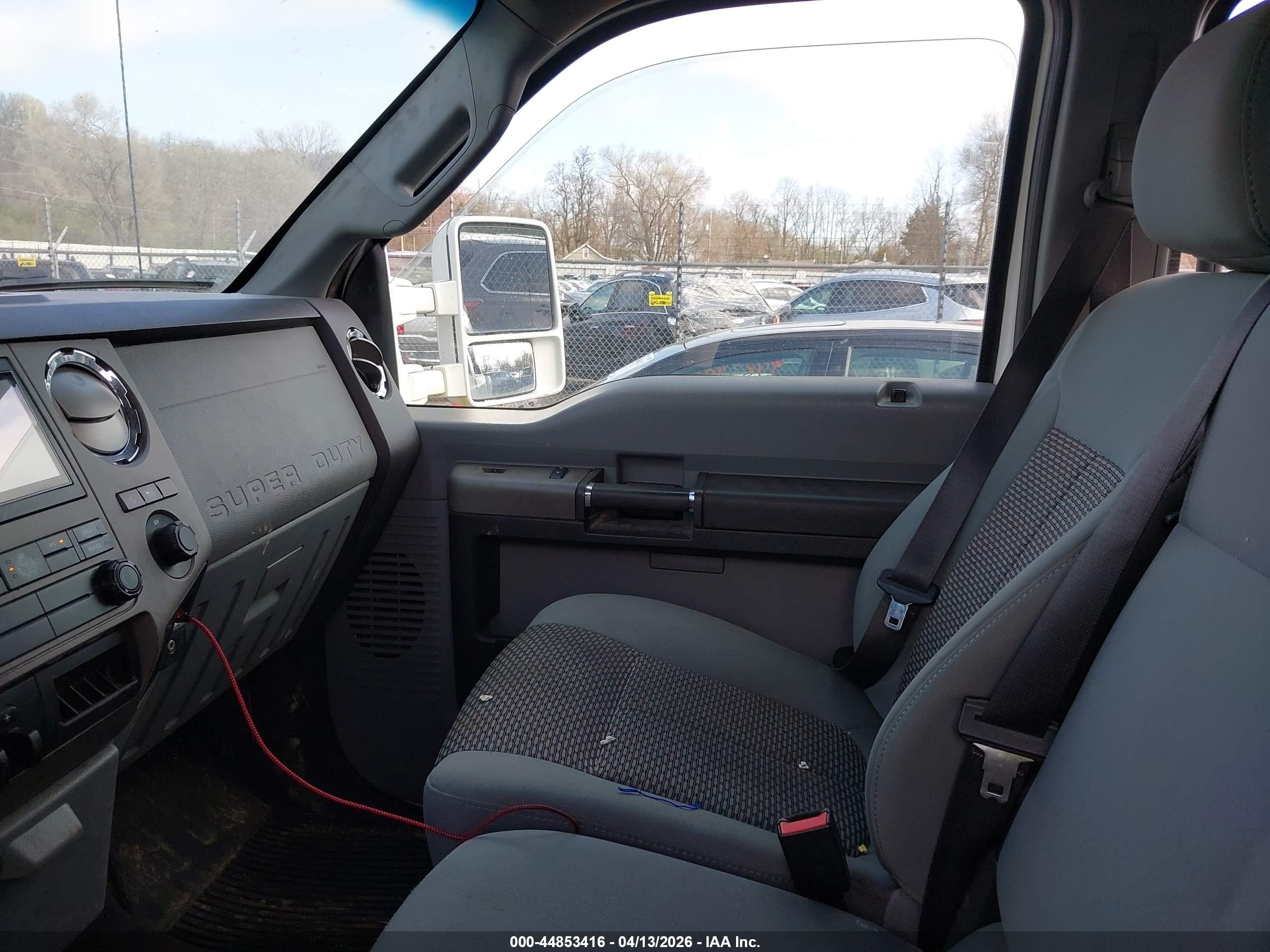 2011 Ford F-250 Xlt Белый vin: 1FT7W2BTXBEB80514