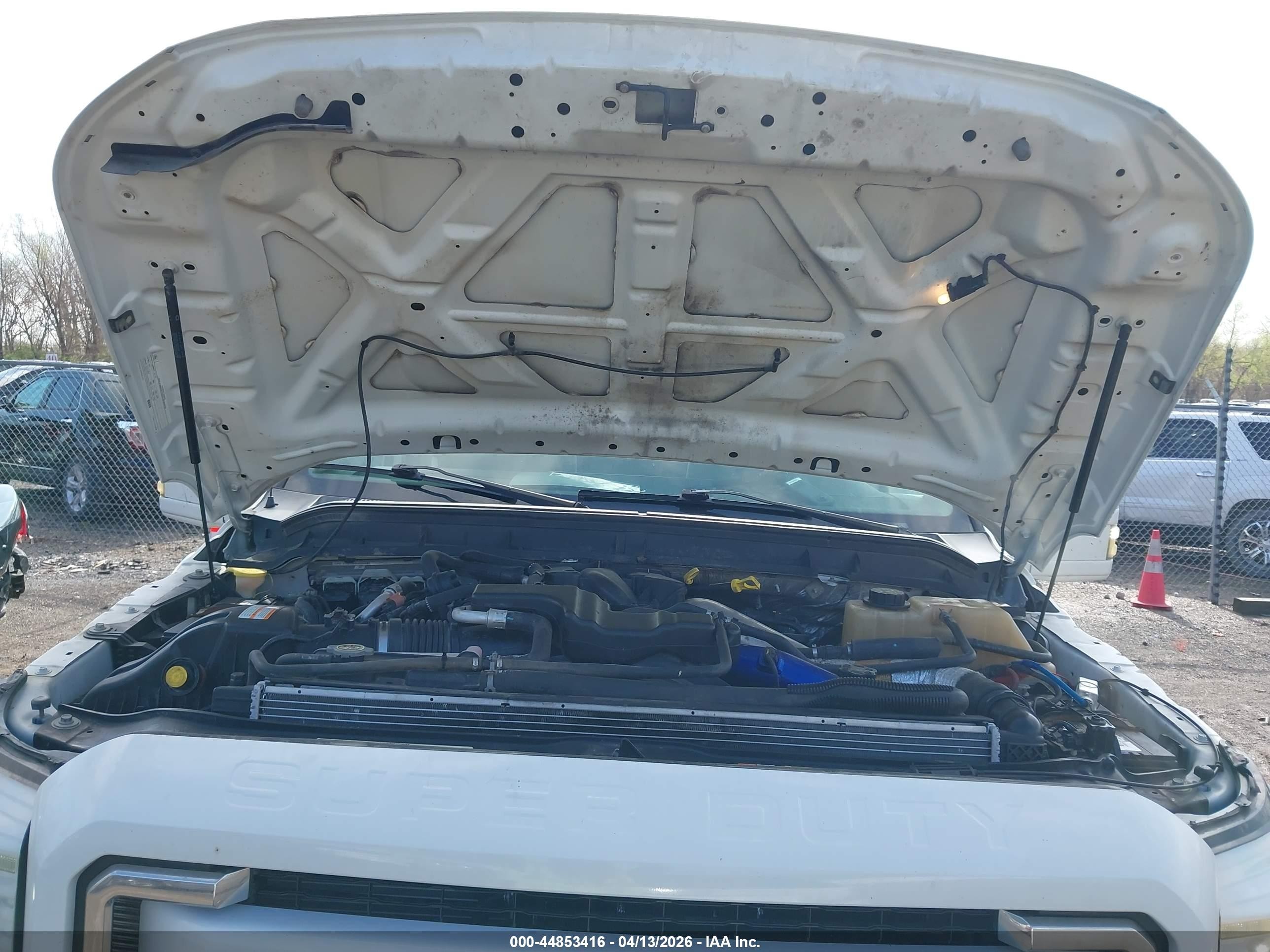 2011 Ford F-250 Xlt Белый vin: 1FT7W2BTXBEB80514