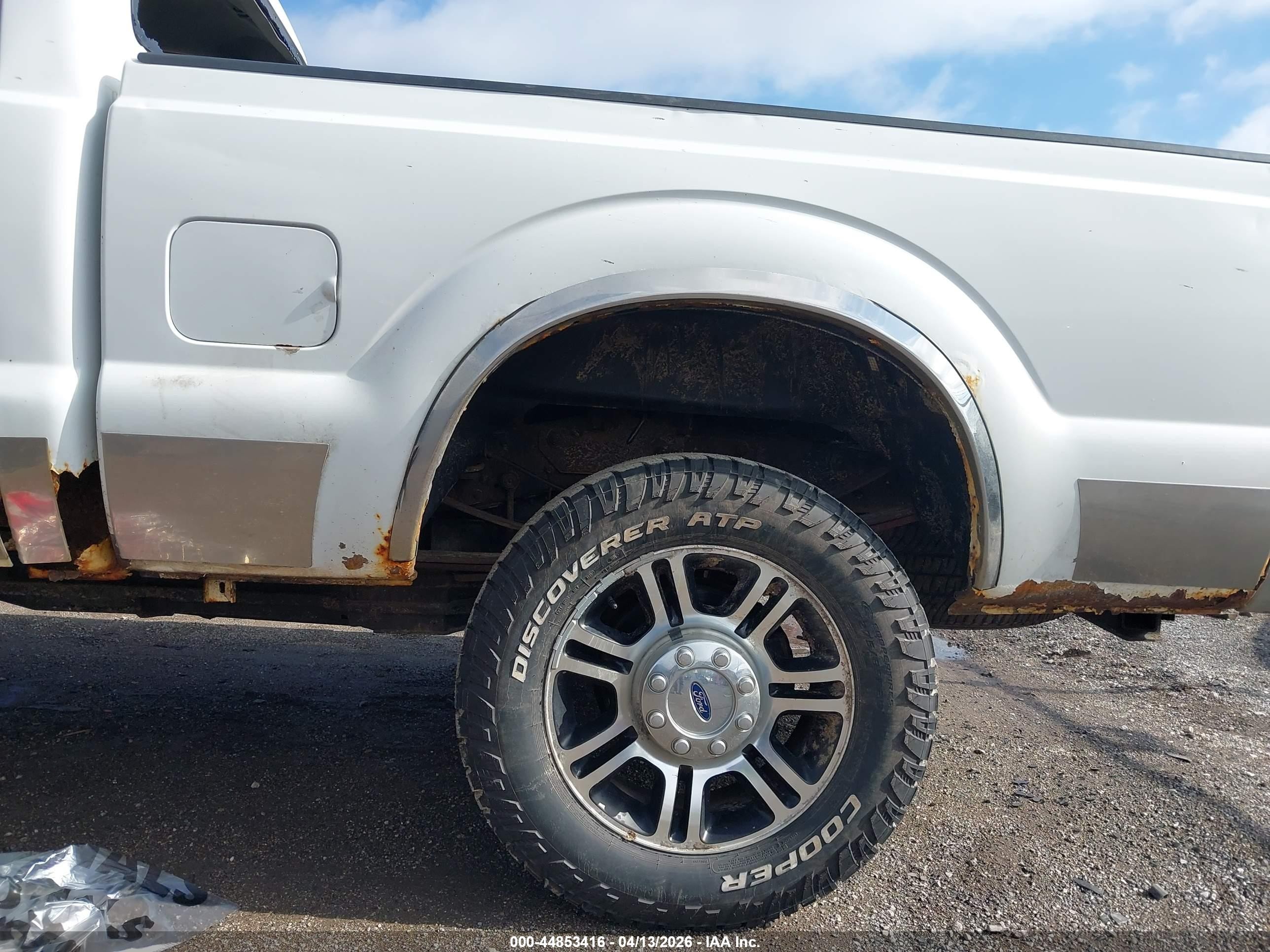 2011 Ford F-250 Xlt Белый vin: 1FT7W2BTXBEB80514