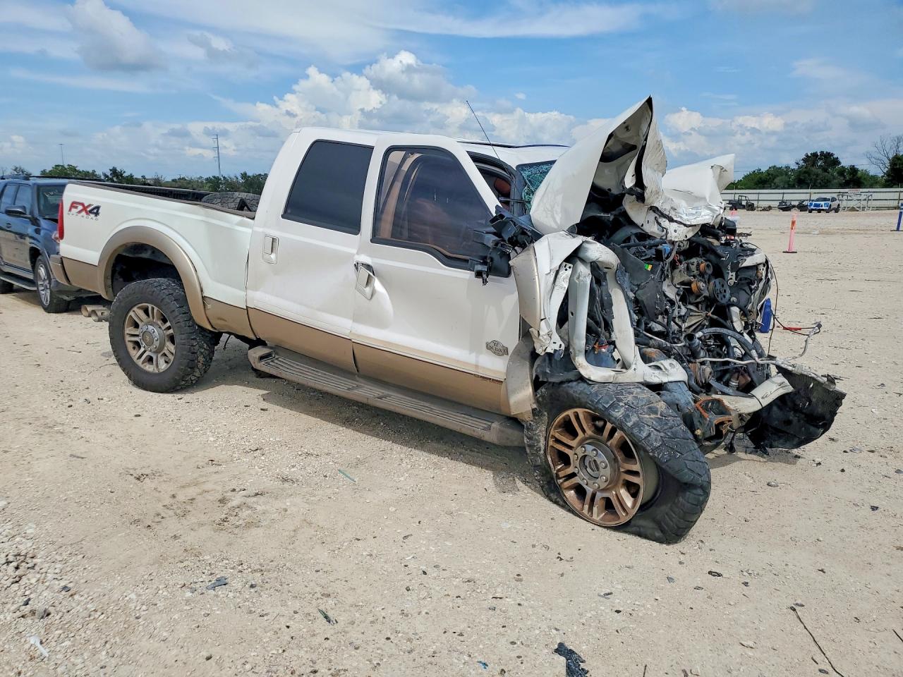 2014 Ford F250 Super Duty Белый vin: 1FT7W2BTXEEA47031