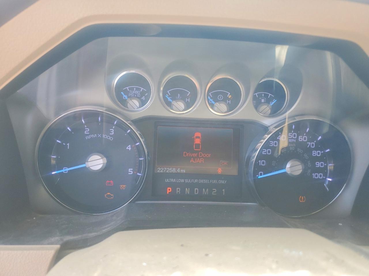 2014 Ford F250 Super Duty Белый vin: 1FT7W2BTXEEB49509