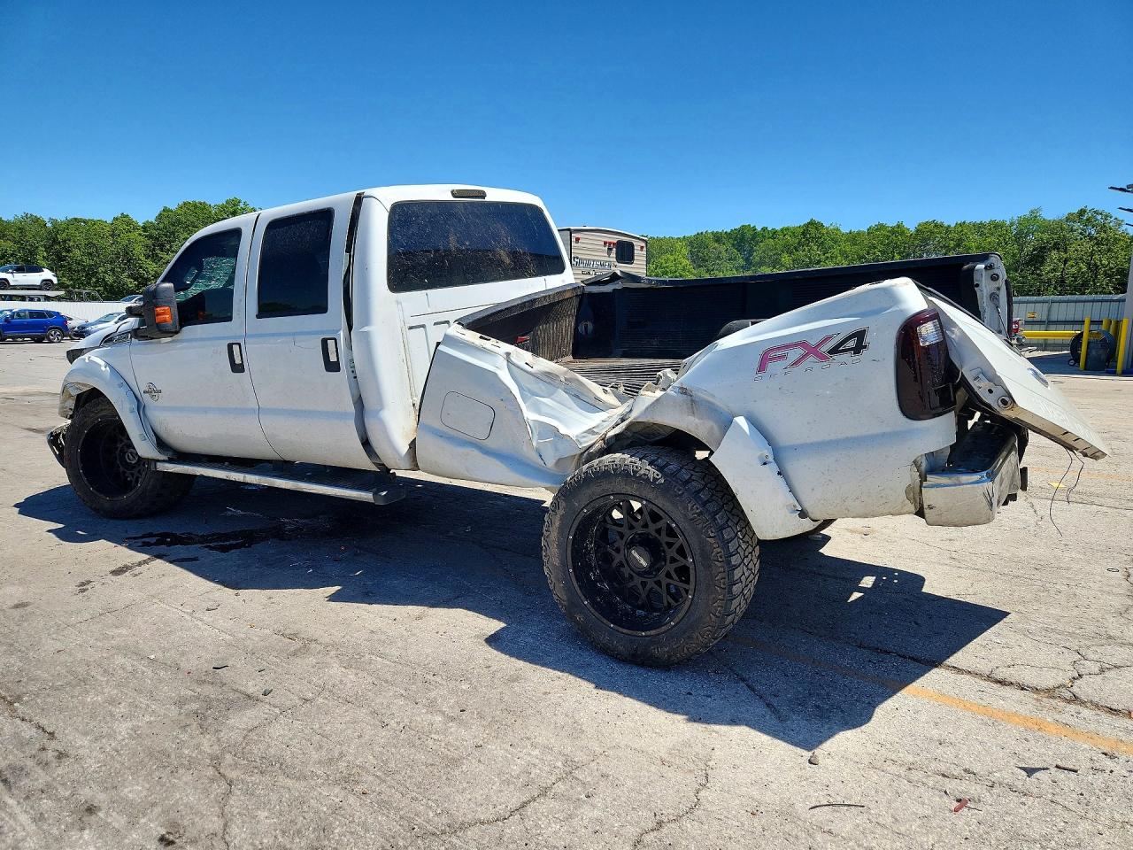 2015 Ford F250 Super Duty Белый vin: 1FT7W2BTXFEA22051