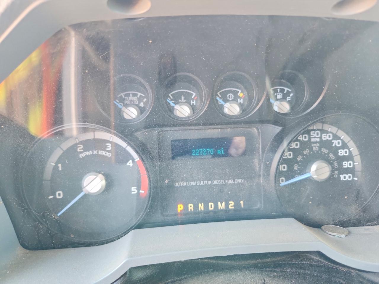 2015 Ford F250 Super Duty Белый vin: 1FT7W2BTXFEA22051