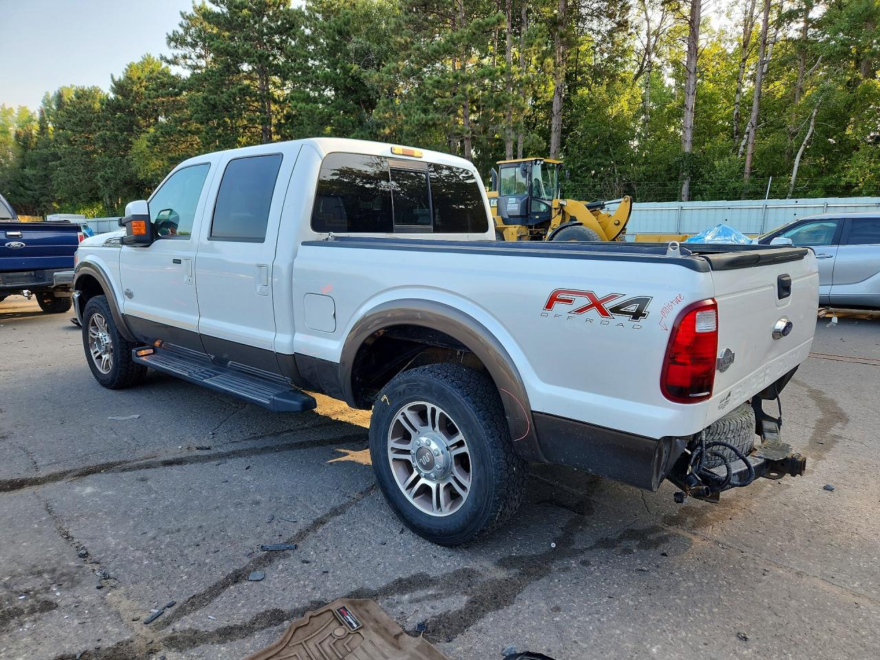 2015 Ford F250 Super Duty White vin: 1FT7W2BTXFEA61738