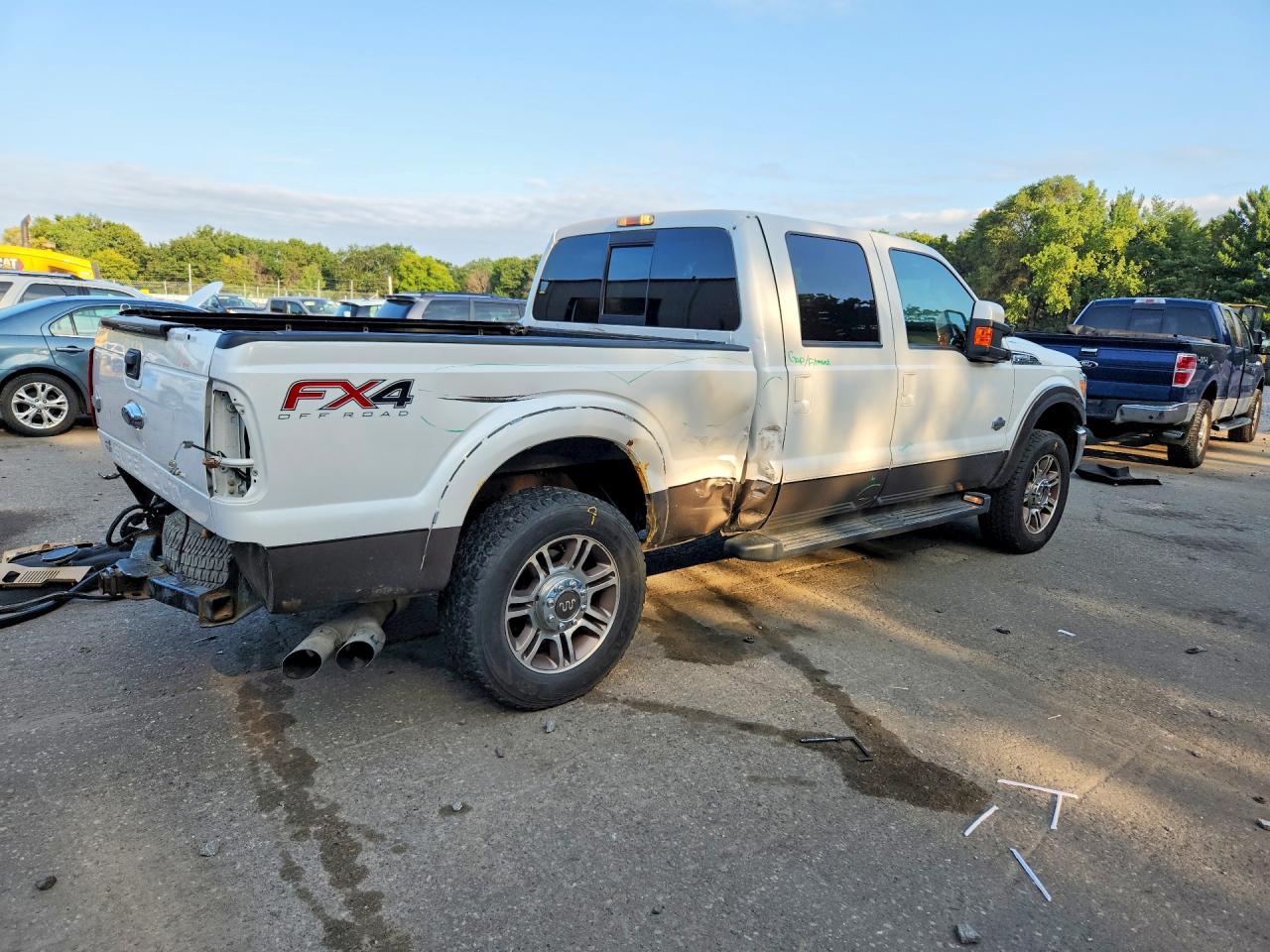 2015 Ford F250 Super Duty White vin: 1FT7W2BTXFEA61738