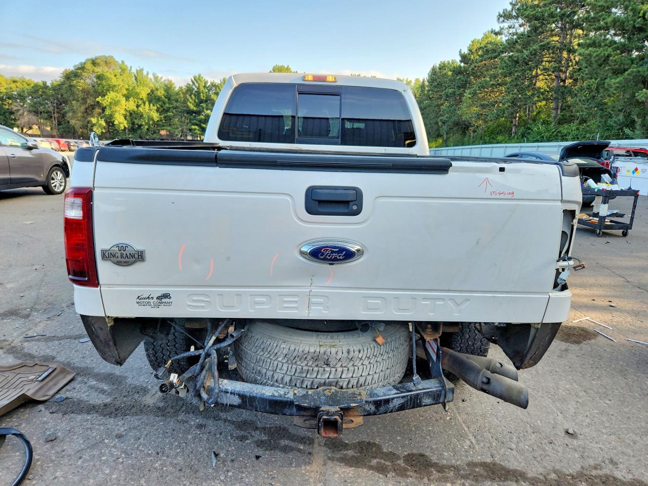 2015 Ford F250 Super Duty White vin: 1FT7W2BTXFEA61738