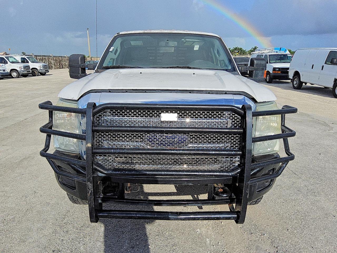 2015 Ford F250 Super Duty Белый vin: 1FT7W2BTXFEA76465