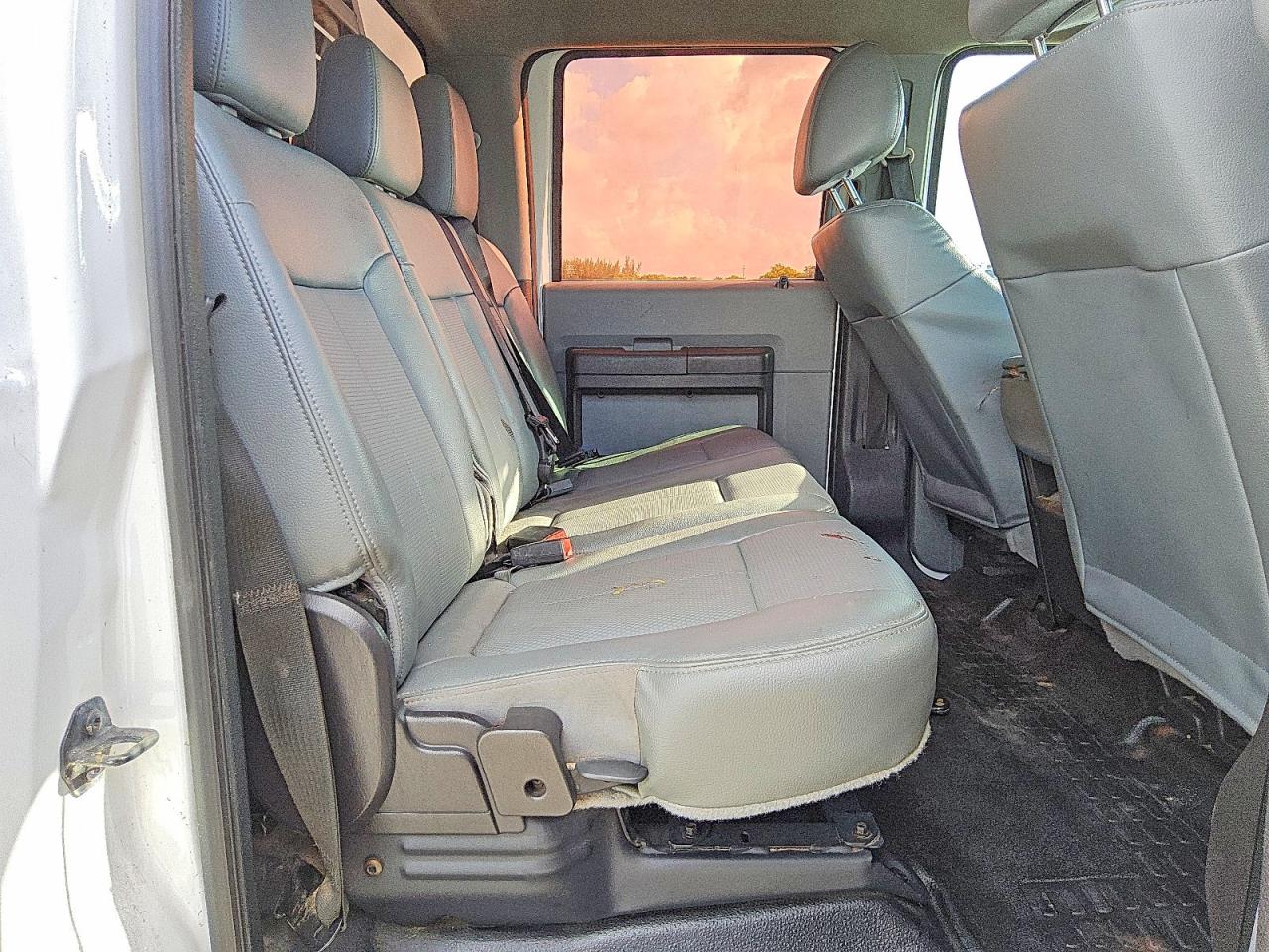 2015 Ford F250 Super Duty Белый vin: 1FT7W2BTXFEA76465