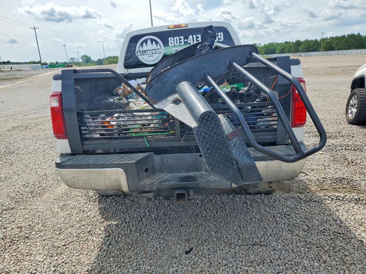 2015 Ford F250 Super Duty White vin: 1FT7W2BTXFEA82587