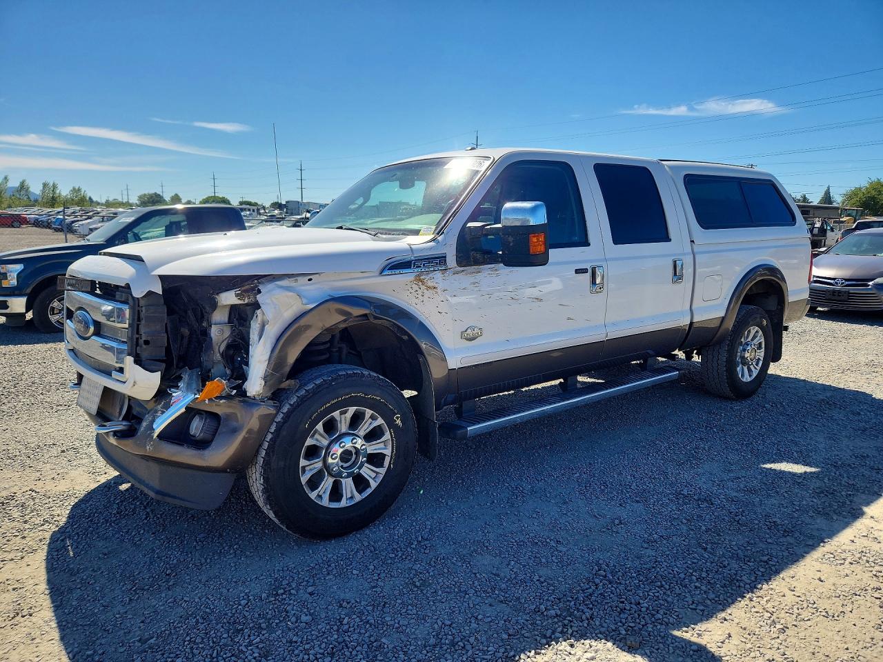 2015 Ford F250 Super Duty White vin: 1FT7W2BTXFEB99134