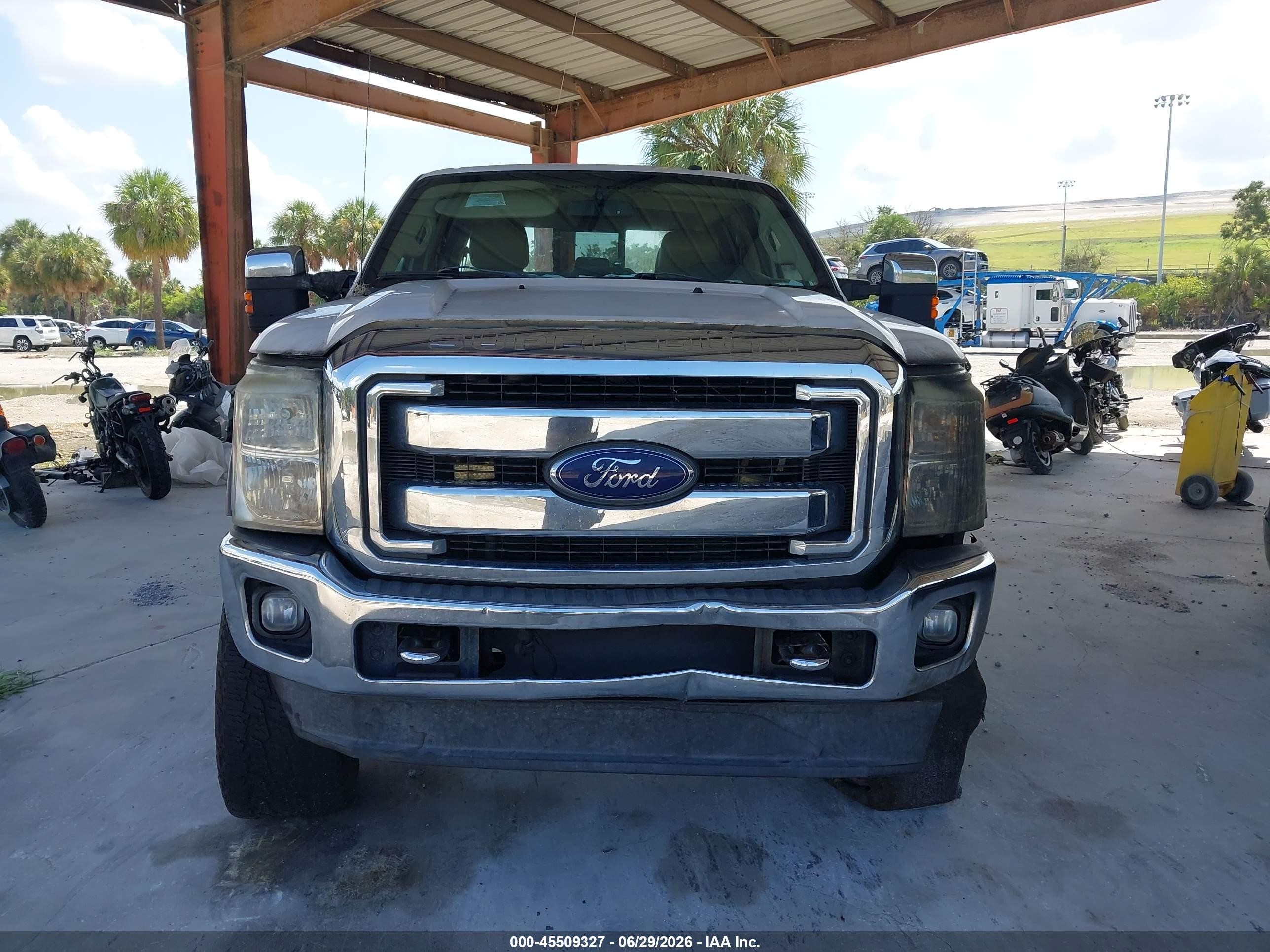 2015 Ford F-250 Lariat/xl/xlt White vin: 1FT7W2BTXFEC68713