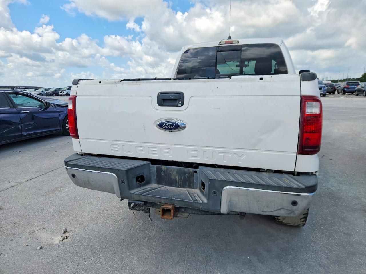2015 Ford F250 Super Duty Белый vin: 1FT7W2BTXFED62722