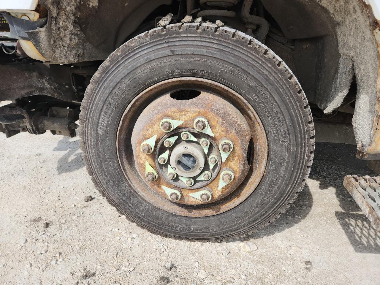 2011 Ford F350 Super Duty White vin: 1FT7W3B60BEB54584 Damage: Left Front Wheel, Rust, Repair Required
