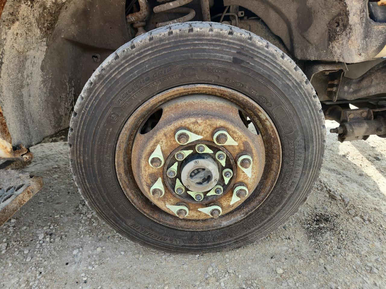 2011 Ford F350 Super Duty White vin: 1FT7W3B60BEB54584 Damage: Right Front Wheel, Rust, Repair Required